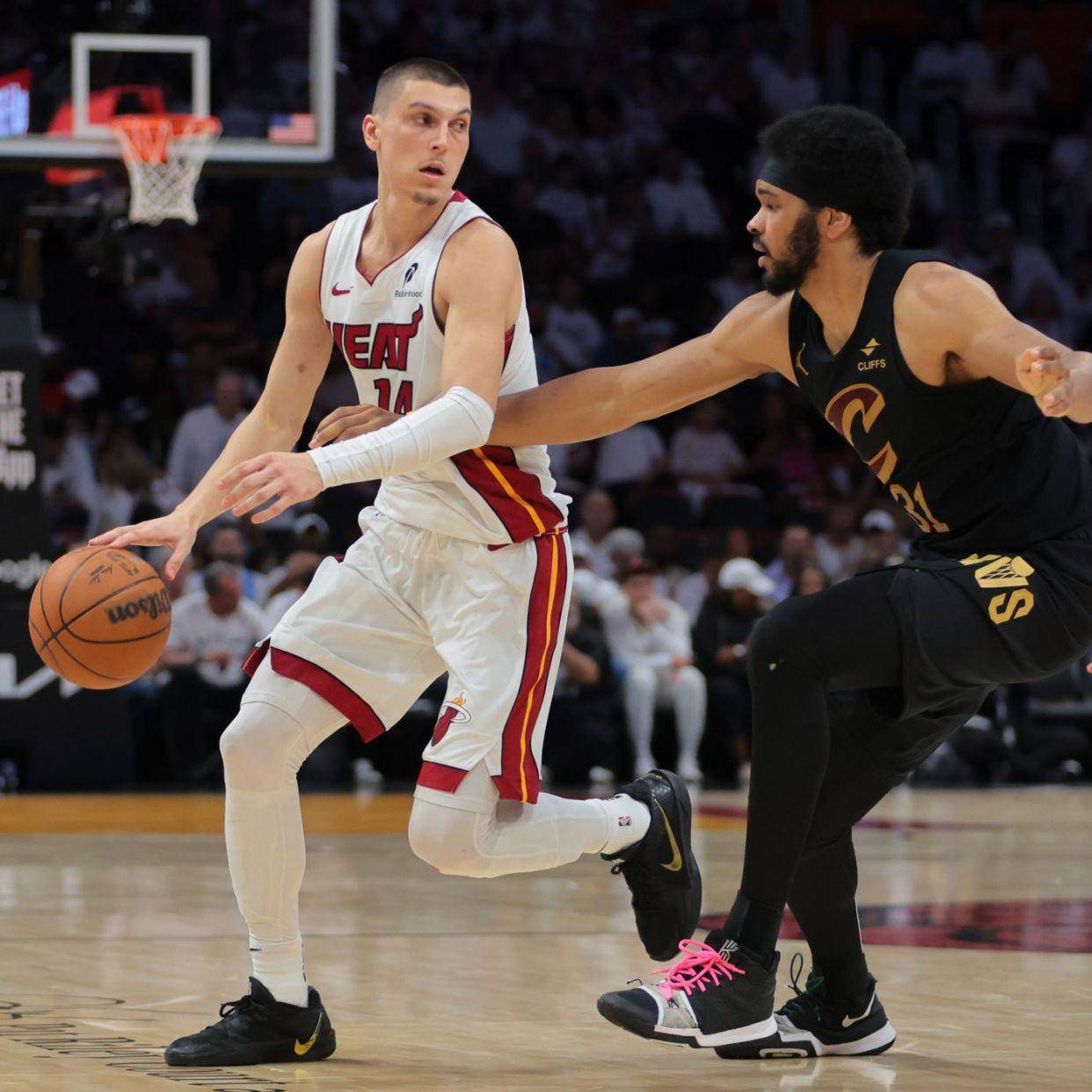 菲律宾男篮翻盘雄鹿，米切尔打破历史纪录的简单介绍