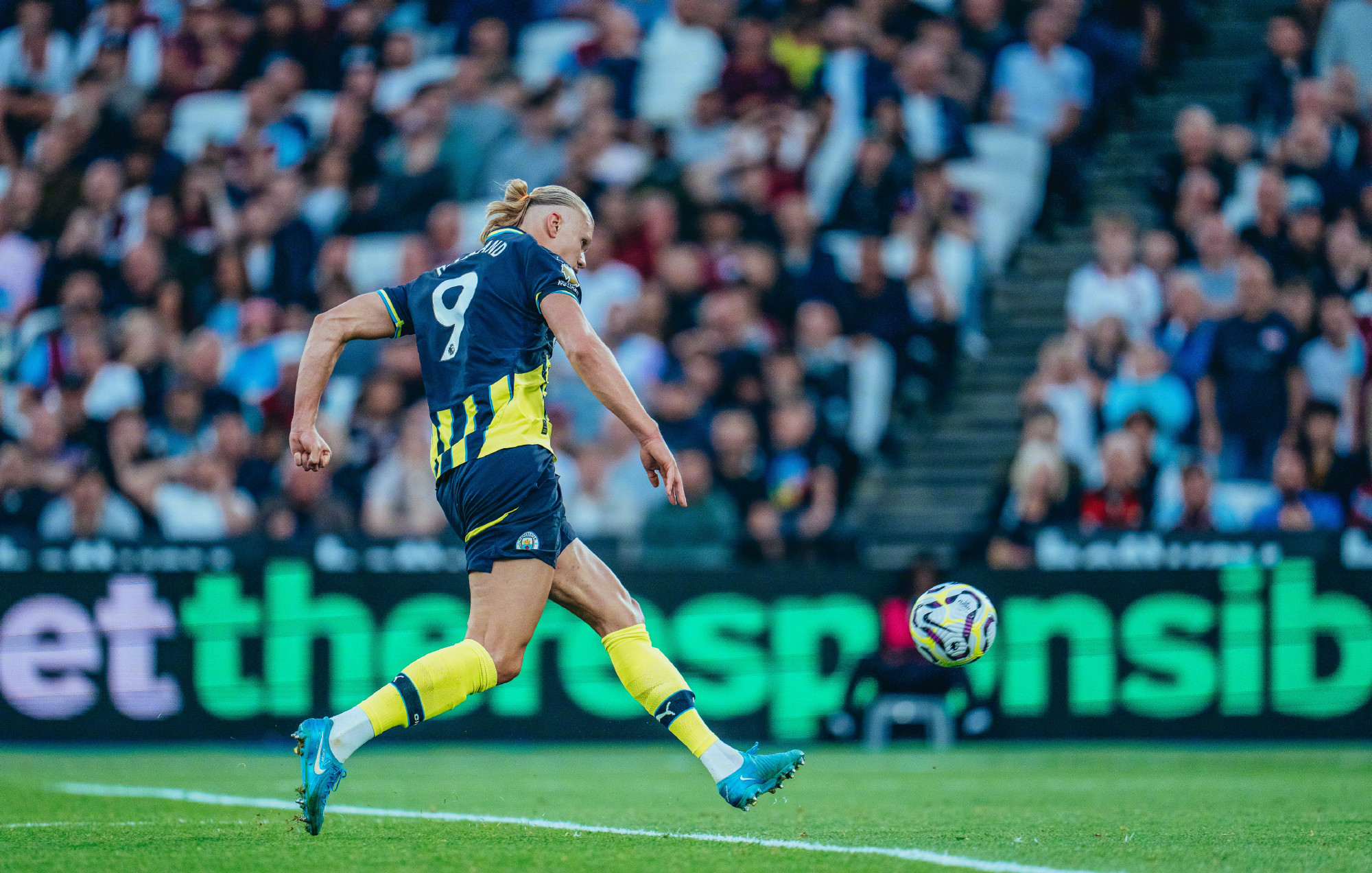 曼联绝杀英格兰,哈兰德绝境逆转的简单介绍 曼联绝杀英格兰,哈兰德绝境逆转的简单介绍