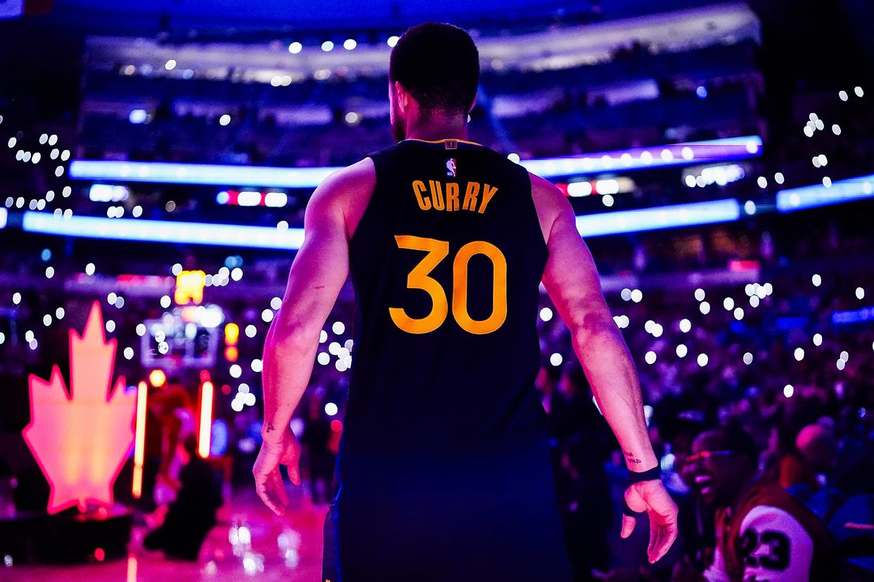 上海队险胜天津队,库里高光表现的简单介绍 上海队险胜天津队,库里高光表现的简单介绍